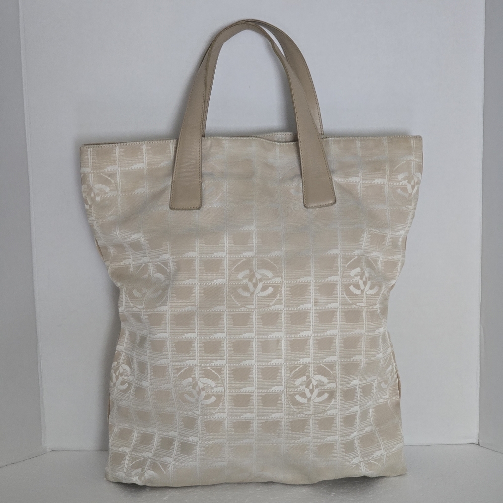 Authentic Chanel Travel Line Beige Jaquard CC Logo Large Totebag - Picture 2 of 16
